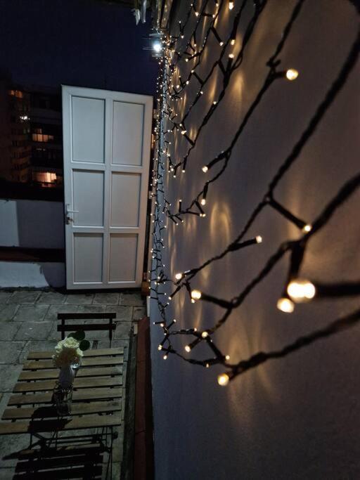 Charming Apartment With Private Terrace บูคาเรสต์ ภายนอก รูปภาพ