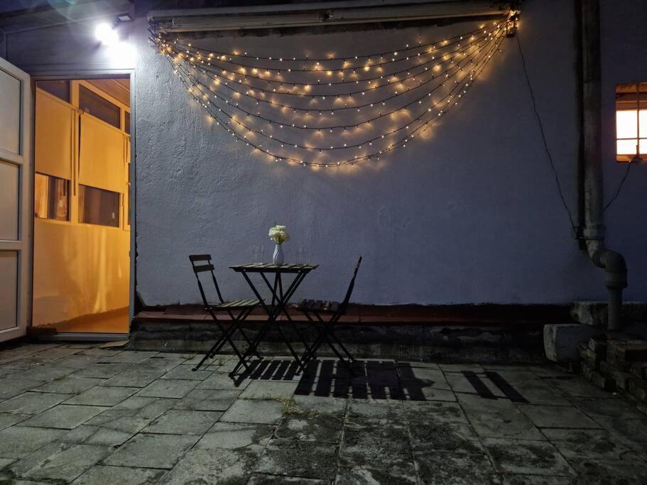 Charming Apartment With Private Terrace บูคาเรสต์ ภายนอก รูปภาพ