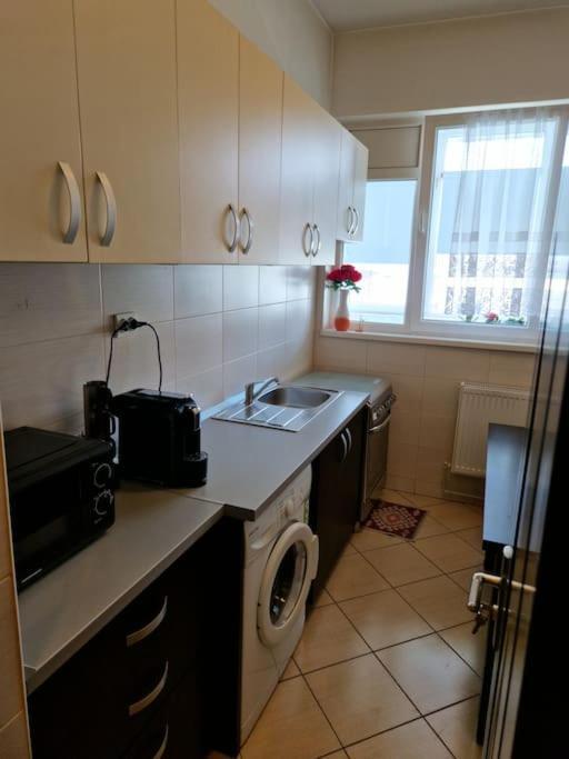 Charming Apartment With Private Terrace บูคาเรสต์ ภายนอก รูปภาพ